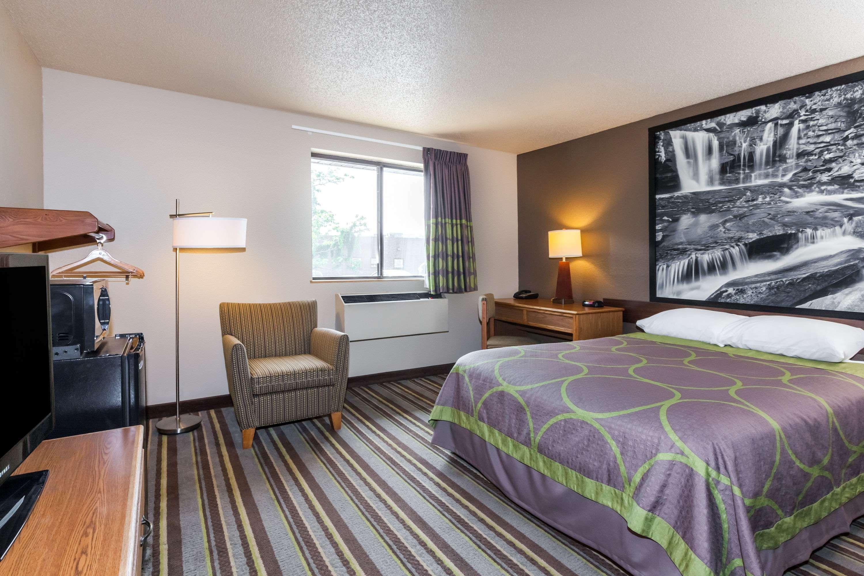 Super 8 By Wyndham Dunbar/Charleston Area Hotel Exterior foto