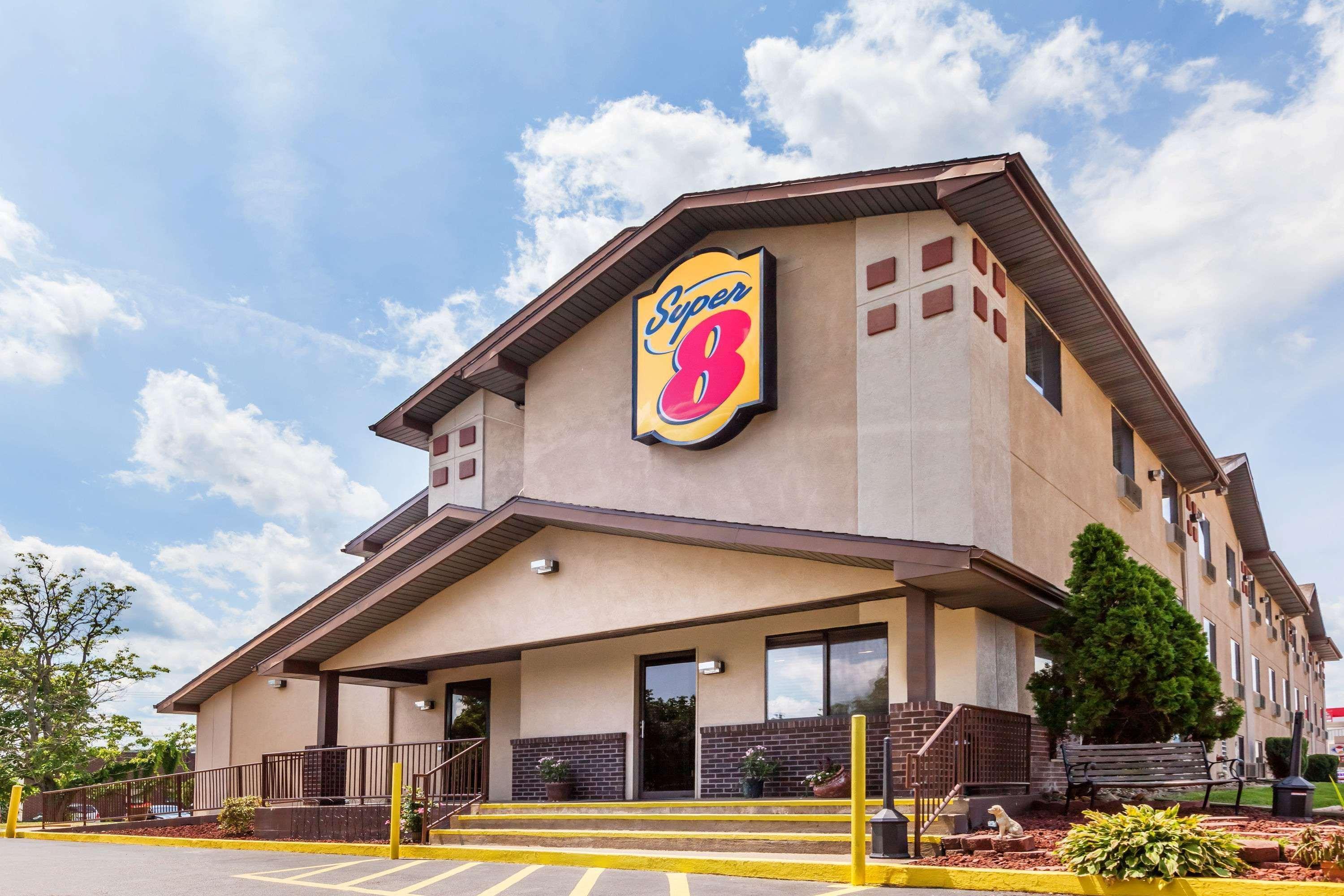 Super 8 By Wyndham Dunbar/Charleston Area Hotel Exterior foto
